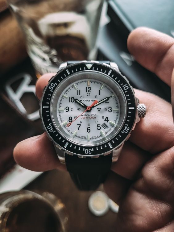 Best diving watches online under 1000