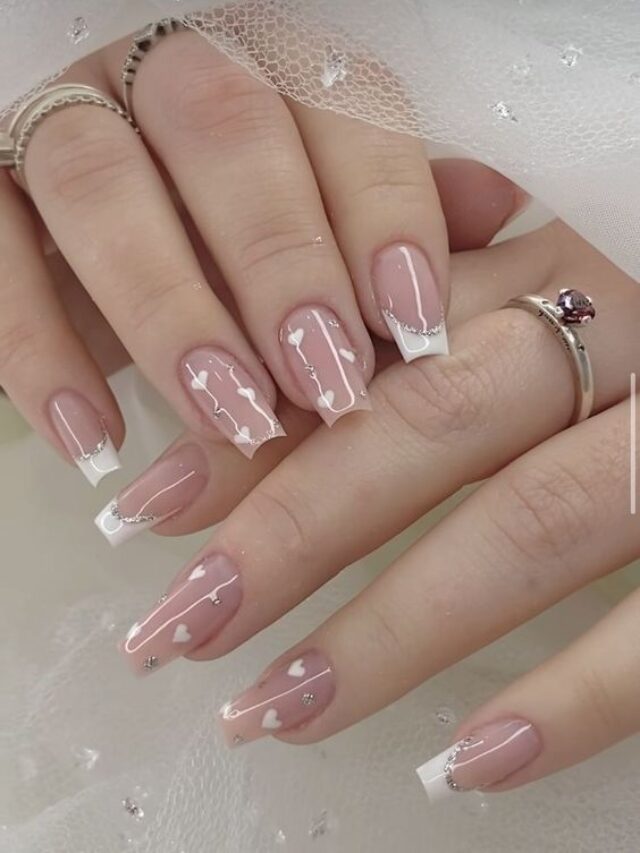 All the Holiday 9 Nail Inspiration You'll Ever Need