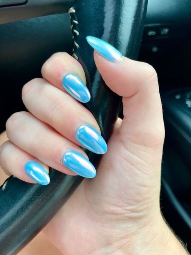 Winter's Icy Trend Blue Chrome Nails